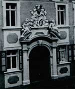 Das ehemalige Palais des Groß von Torckau, Hauptstr. 7 (Heute Schuhhaus Mengin).